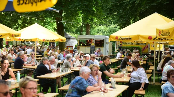 Alleine am Freitagabend schlendern rund 3500 Besucher durch den Abteigarten. Auch der Samstag war gut besucht. - &copy; Nicole Ellerbrake