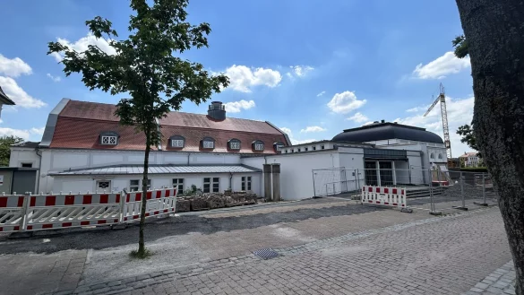 Wird das Kur- und Stadttheater saniert? Die Frage gilt es erst noch zu klären. Aktuell kann das Gebäude nicht genutzt werden. Es steht seit Jahren leer. - © Alexandra Schaller