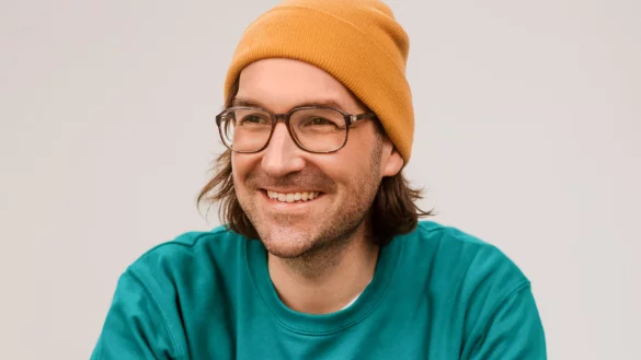 Kinderlieders&auml;nger herrH kommt am Sonntag in den Emmerauenpark. - &copy; Viktor Schanz