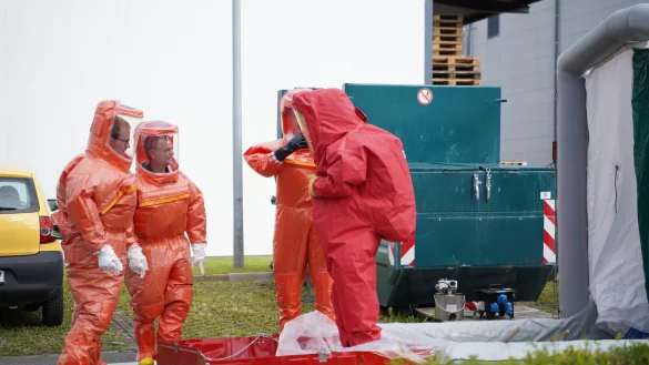 Zu einem Chemieunfall ist die Detmolder Feuerwehr am Montagmorgen ausger&uuml;ckt. - &copy; Freitag-TV