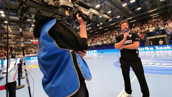 Florian Kehrmann ist stets ein gefragter Interviewpartner. - &copy; J&ouml;rg Hagemann