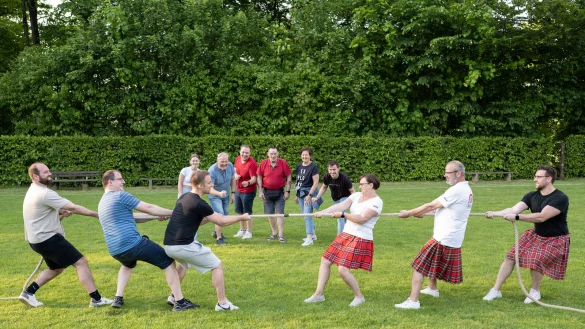 Tauziehen ist eine der Disziplinen der Highland Games im L&uuml;erdisser Waldstadion. Die Organisatoren freuen sich auf bestes Wetter und viele Clans und Besucher zum 20. Jahrestag. - &copy; Nicole Reineke