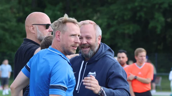 Jubel nach der B-Liga-Meisterschaft: Tim Hosch (links) und Bastian M&ouml;ller nach dem Entscheidungssspiel in Horn. - &copy; Sebastian Lucas
