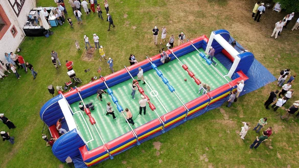 Das XXL Menschenkicker-Turnier steigt beim Gesund & Aktiv Tag auf dem Salzhof in Bad Salzuflen. - &copy; funpromotion
