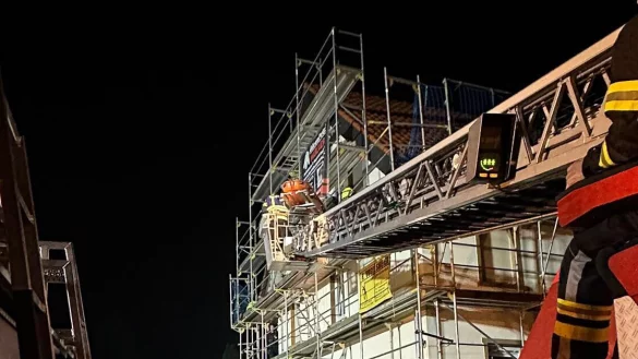 Die Detmolder Wehr konnte den Mann vom Ger&uuml;st retten. - &copy; Feuerwehr Detmold