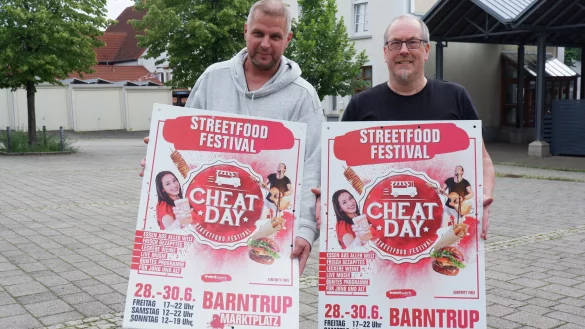 Marc Fox (Eventwerk, links) und Zentrumsmanager Bj&ouml;rn Strohmeier freuen sich auf viele hungrige G&auml;ste. - &copy; Lorraine Brinkmann