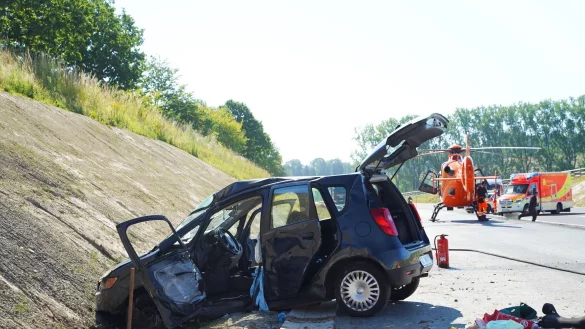 Am Dienstagvormittag hat es einen schweren Unfall in Leopoldshöhe gegeben. - © Freitag TV