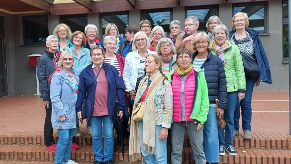 Die Abiturientinnen des Jahrgangs 1974 waren die letzten, die am M&auml;dchengymnasium ihre Pr&uuml;fungen ablegten. Nun trafen sie sich in Bad Salzuflen wieder. - &copy; Archiv Karin Wiebesiek