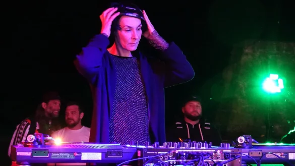 Aus Berlin ins Extertal: Marusha legte um Mitternacht ein Drum&Bass-Set auf. Die Ikone unter den weiblichen DJs hatte ihren Durchbruch Mitte der 90er Jahre. - &copy; Axel B&uuml;rger