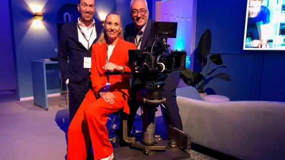 Geschwister-Power: Kai (links), Katja und Cord Vogels&auml;nger in einem der vielen Film- und Fotostudios am Stammsitz in Pottenhausen. - &copy; Thomas Reineke