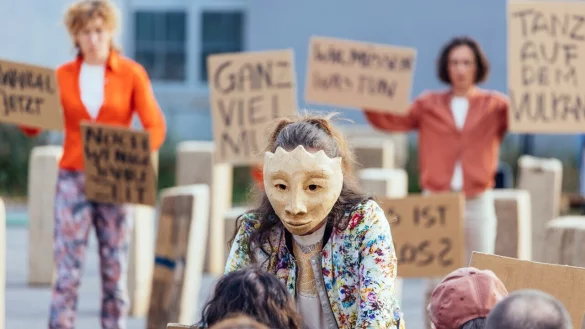 Stra&szlig;entheater, das aufw&uuml;hlt: Das Theatre Fragile tritt am 17. Juli gleich zwei Mal auf. - &copy; Fotocredit: Stadt Lemgo