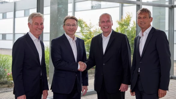 An der Spitze von Phoenix Contact stehen bis Jahresende gemeinsam Dirk G&ouml;rlitzer und Frank St&uuml;hrenberg (Mitte, von links). Dr. Eberhard Veit (links) ist Beiratsvorsitzender, Dr. Frank Eisert ist Gesellschafter. - &copy; Thomas Franz/Phoenix Contact