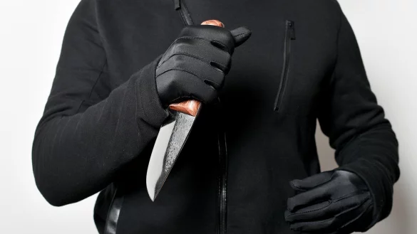 Die Polizei in Bielefeld sucht nach einem fl&uuml;chtigen Messerstecher. - &copy; Pixabay