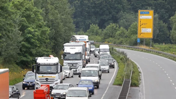 Im Stau schlug das Trio aus einem wei&szlig;en VW zu. Die Polizei sucht Zeugen. - &copy; Frank-Michael Kiel-Steinkamp
