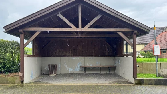 Aufgrund von Baustellen rund um den Detmolder Ortsteil Vahlhausen werden dort nicht l&auml;nger alle Bushaltestellen bedient. - &copy; Raphael Bartling