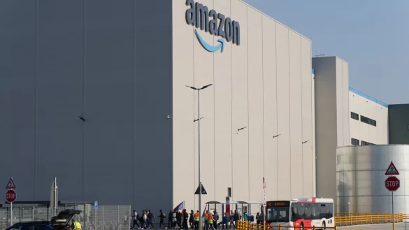 Das Amazon-Logistikzentrum in Horn-Bad Meinberg - © Jost Wolf