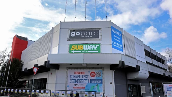 Auf dem Parkplatz eines Schnellrestaurants in der N&auml;he der Diskothek Go Parc kam es zum Vorfall. Archivfoto: - &copy; Frank-Michael Kiel-Steinkamp