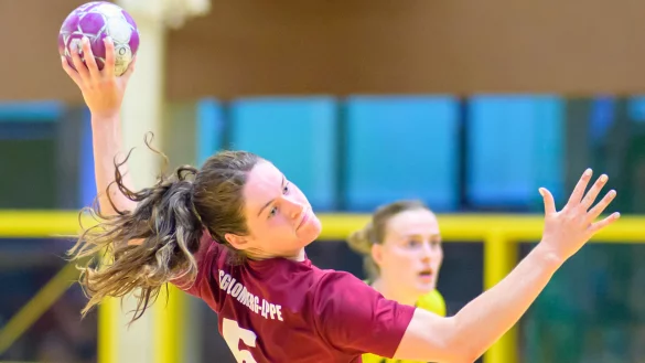 Stark vom Punkt - Sicher verwandelt Amber Verbraeken den Strafwurf gegen die G&auml;ste aus Dortmund. - &copy; Egon Penner