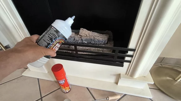 Ein Ethanol-Kamin ist gemütlich an kühlen Abenden - aber nicht ganz ungefährlich. Vorsichtsmaßnahmen müssen eingehalten werden, Löschmittel für den Notfall sollten auf jeden Fall bereit liegen. - © Dieter Asbrock