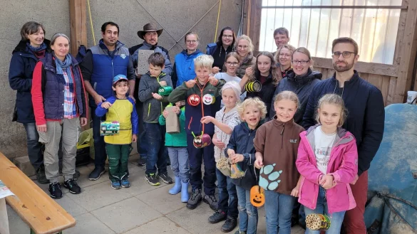 Der Einladung des Nabu sind viele Familien gefolgt und haben Insektenhotels gebastelt. - &copy; Karsten Schulz