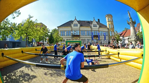 Human-Table-Soccer-Stadtmeisterschaften um den Hermannshof-Pokal - &copy; Nicole Ellerbrake