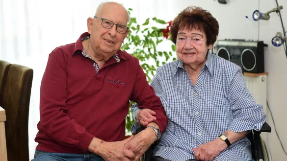 Klaus und Gisela M&ouml;llmer feiern Eiserne Hochzeit. - &copy; Nicole Ellerbrake
