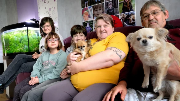 Familie Huelva muss aus ihrem Haus raus und findet mit 5 Kindern nix - © Andreas Frücht