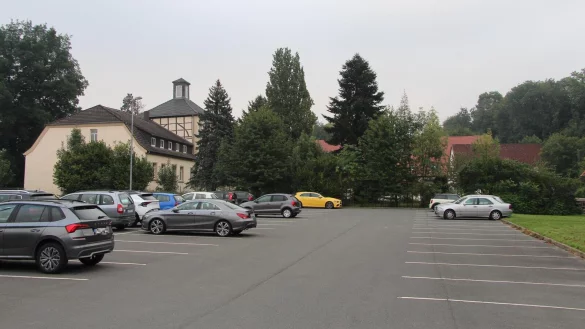 Die Zufahrt zum Gut Braunenbruch soll k&uuml;nftig &uuml;ber den Parkplatz von Wortmann f&uuml;hren. - &copy; Jana Beckmann