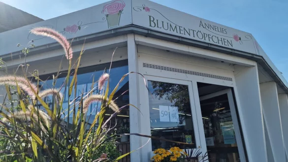 Da war "Annelies Blument&ouml;pfchen" noch offen. Mittlerweilde hat das Gesch&auml;ft geschlossen. Chefin Annelie M&uuml;hlenbernd und ihr Team wollten nicht aufs Foto. - &copy; Nadine Uphoff