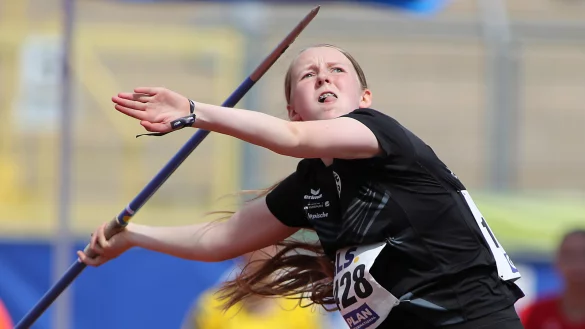 Miranda Wolf von der LG Lippe-S&uuml;d bei den Deutschen Leichtathletik-Meisterschaften der Jugend U20 und U16 in Koblenz im Stadion Oberwerth. - &copy; Ralf G&ouml;rlitz