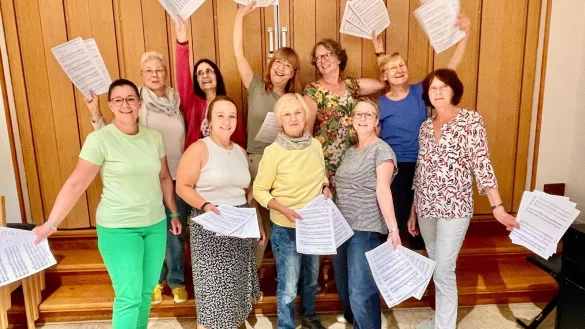 Der Chor "Mundwerk", wenn auch nicht vollst&auml;ndig, der Evangelisch-reformierten Kirche Hiddesen. - &copy; rw-system