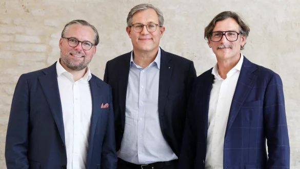 Die Geschäftsführung der neu gegründeten B&G Medien GmbH mit (von links): Max Giesdorf (Geschäftsführer und Verleger), Carsten Lohmann (Operativer Geschäftsführer) und Sven Thomas (Geschäftsführer und Verleger). - © Alex Lehn