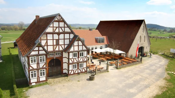 Das "Weiße Ross" im Detmolder Freilichtmuseum hat einen neuen Pächter. - © Archivfoto: Vera Gerstendorf-Wel