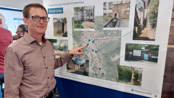 Christian Bexen, Gesch&auml;ftsf&uuml;hrer des beauftragten Planungsb&uuml;ros, hat die ersten Ergebnisse des Verkehrskonzepts pr&auml;sentiert. - &copy; Michaela Wei&szlig;e