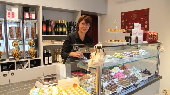 Sharon Van Zyl verkauft im "Lekker Bekkie" Pralinen, Kaffee, Gebäck und Co. - © Nadine Uphoff