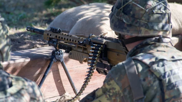 Die 2012 mit dem Friedensnobelpreis ausgezeichnete EU r&uuml;stet auf. - &copy; dpa