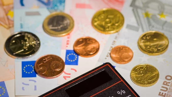 Die IG Metall Detmold fordert mehr Gehalt und Lohn f&uuml;r die Arbeiter in der lippischen Kunststoffindustrie. - &copy; Symbolfoto Pixabay