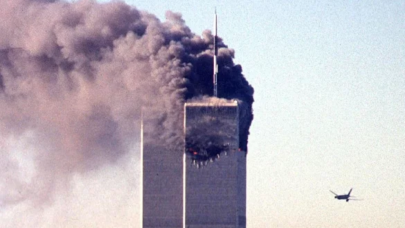 Eines der Flugzeuge, die am 11. September 2001 von Terroristen in das World Trade Center gesteuert wurde. Den Hauptdrahtziehern steht der Prozess noch bevor. - &copy; SETH MCALLISTER / AFP