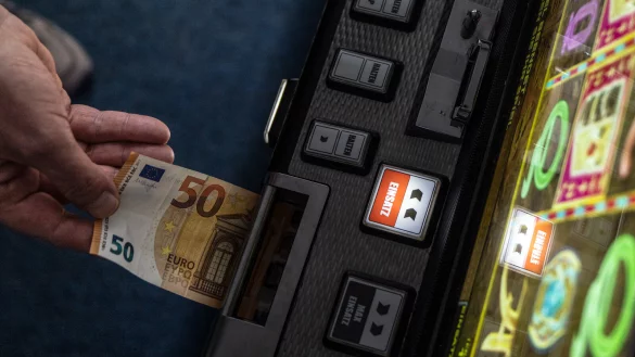 Sie stehen oft in Hinterzimmern: illegale Fun-Game-Automaten. - © picture alliance/dpa