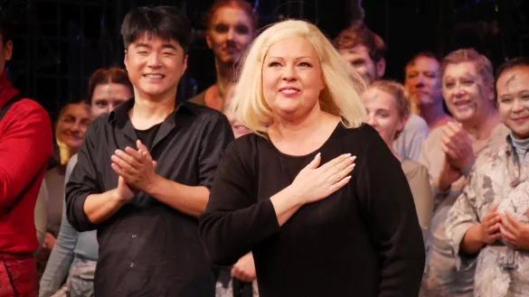 Frenetischer Applaus f&uuml;r Tenor Ji-Woon Kim und Sopranistin Oksana Kramareva in den beiden Hauptrollen. - &copy; Thomas Kr&uuml;gler