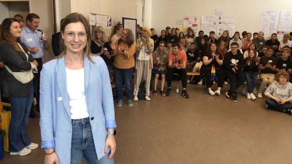 Natalie Wittmann koordiniert das Jugendforum f&uuml;r die Stadt. Rund 100 Jugendliche nahmen teil. - &copy; Sven Kienscherf