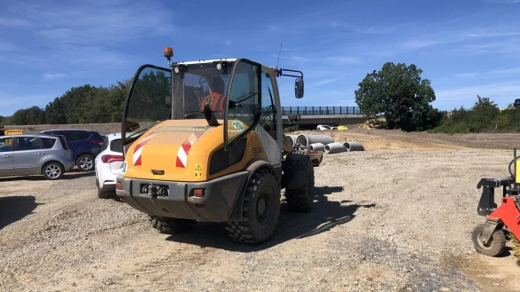 Die Arbeiten an dem neuen Br&uuml;ckenbauwerk in H&ouml;he der Oerlinghauser Stra&szlig;e laufen wieder auf Hochtouren. Aktuell werden die Rampen zu den geplanten Kreiseln und neue Wege f&uuml;r Fu&szlig;g&auml;nger und Radfahrer vorbereitet. - &copy; Sven Kienscherf