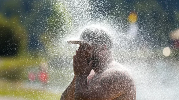 Am Wochenende bleibt es weiter hei&szlig;, der Himmel wolkenlos &ndash; eine Abk&uuml;hlung ist da durchaus willkommen. - &copy; Thomas Warnack