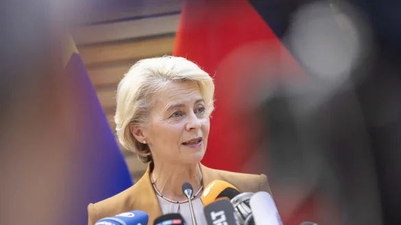 Es zeichnet sich ab, dass sich bald noch mindestens zwei weitere Kommissare aus der EU-Spitze zur&uuml;ckziehen werden. Kritiker vermuten, dass das an Ursula von der Leyens F&uuml;hrungsstil liegt. (Archivbild) - &copy; Thomas Banneyer/dpa