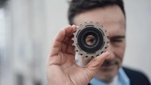 In OWL fokussieren sich Firmen gemeinsam, um dem Fachkr&auml;ftemangel zu trotzen und die Region nach au&szlig;en zu vermarkten. - &copy; picture alliance / Westend61 | Robijn Page