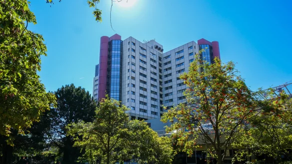 Der Aufsichtsrat des Klinikums Bielefeld hat den &Auml;rztlichen Direktor Holger Sudhoff jetzt offiziell abberufen. - &copy; Andreas Zobe