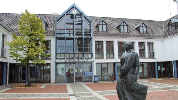 F&uuml;r die Sanierung des Augustdorfer Rathauses stehen der Gemeinde weniger F&ouml;rdergelder zur Verf&uuml;gung, als sie sich erhofft hatte. - &copy; Archivfoto: Nadine Uphoff