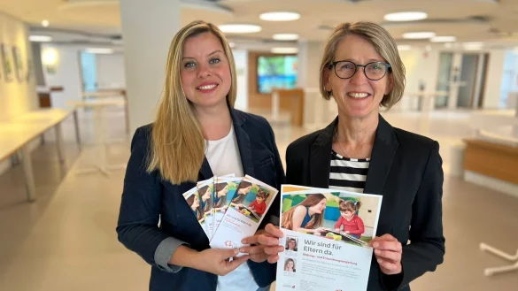 Julia Prokofieva und Doris Hampel (von links) vom Team Familienfreundlicher Kreis und Fr&uuml;he Hilfen. - &copy; Kreis Lippe