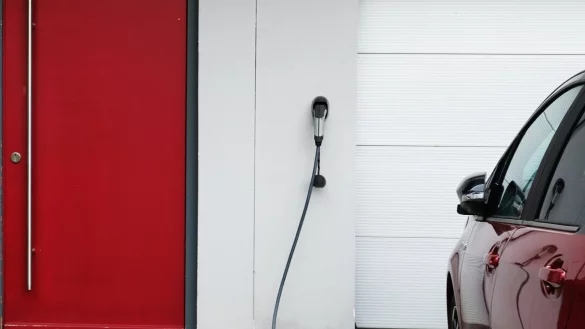 Das Solar-F&ouml;rderprogramm f&uuml;r E-Autos wurde nach nur einem Tag gestoppt. - &copy; dpa