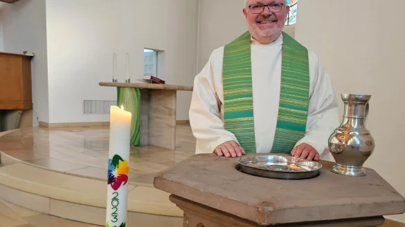 Beim Erntedank-Gottesdienst wurde Pfarrer Richard Krause in sein Amt eingeführt, und nach 37 Jahren wird er an diesem Tag in der Heilig-Geist-Kirche verabschiedet. Er hat einiges bewegt und ist als "Mister Kirche" in Lage bekannt. - © Astrid Sewing